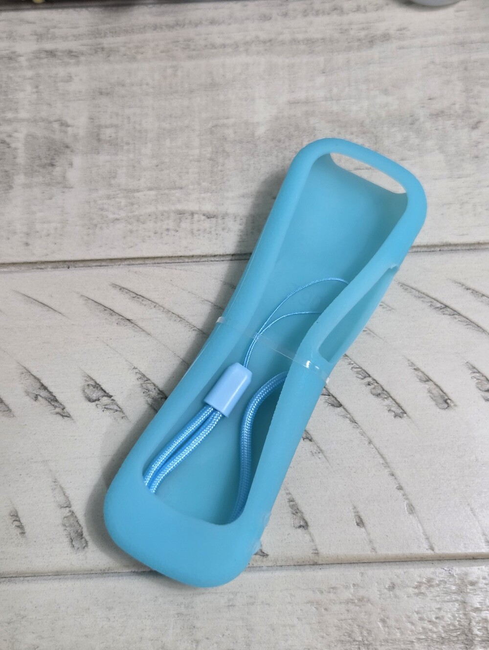 Blue Silicone Case with Wrist Strap for Roku Remote Control,NEW